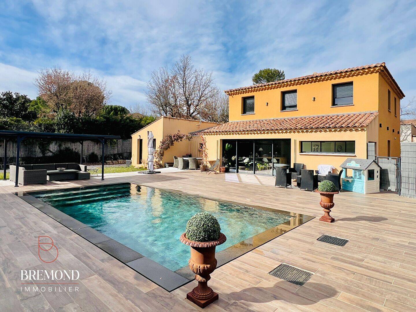 Maison 7 pièces 206 m² · à Saint-Maximin-la-Sainte-Baume · 205,9 m² · 840 000 €