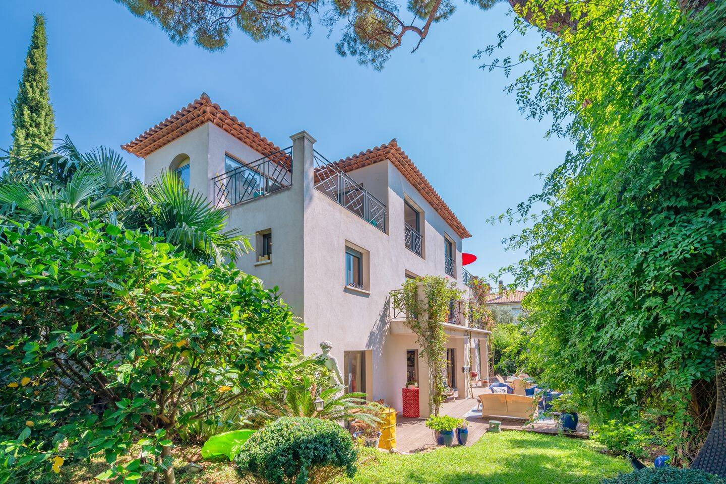 Maison 10 pièces 373 m² · à Toulon · 373 m² · 2 495 000 €