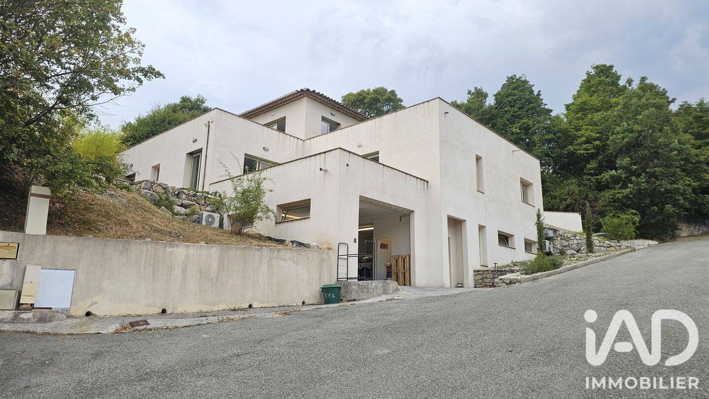 Maison 5 pièces 175 m² · à Coursegoules · 175 m² · 470 000 €