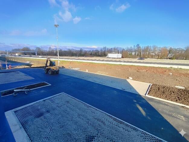 Local commercial à louer 7 181 € 724 m² de surface de vente divisible Champfleuri Bourgoin-Jallieu 38300