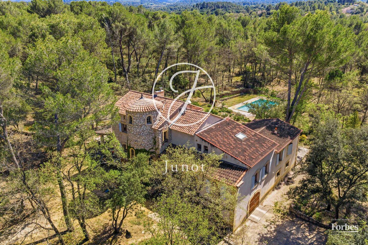 Maison 12 pièces 323 m² · à Aix-en-Provence · 323 m² · 1 780 000 €