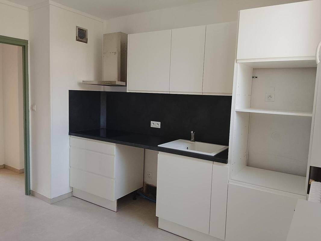 Appartement 3 pièces 74 m² · à Miribel · 74 m² · 910 €