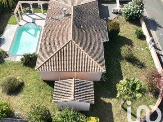 Maison de plain-pied à vendre 252 000 € 5 pièces 3 chambres 121 m² 809 m² de terrain Bas-Pays Montauban 82000