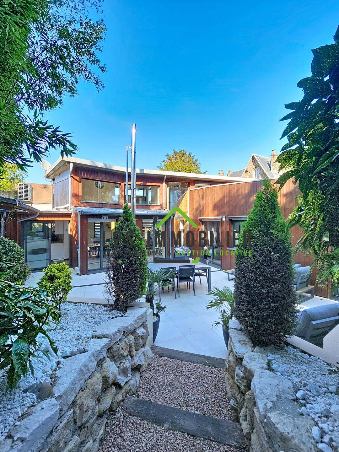 Maison 8 pièces 180 m² · à Domont · 180 m² · 698 000 €