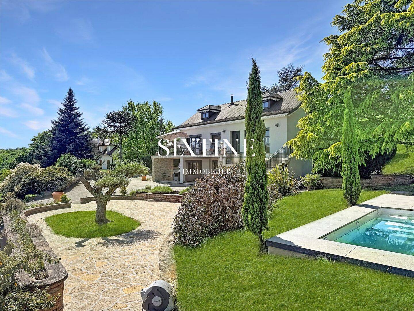 Maison 5 pièces 300 m² · à Bourgoin-Jallieu · 300 m² · 979 000 €