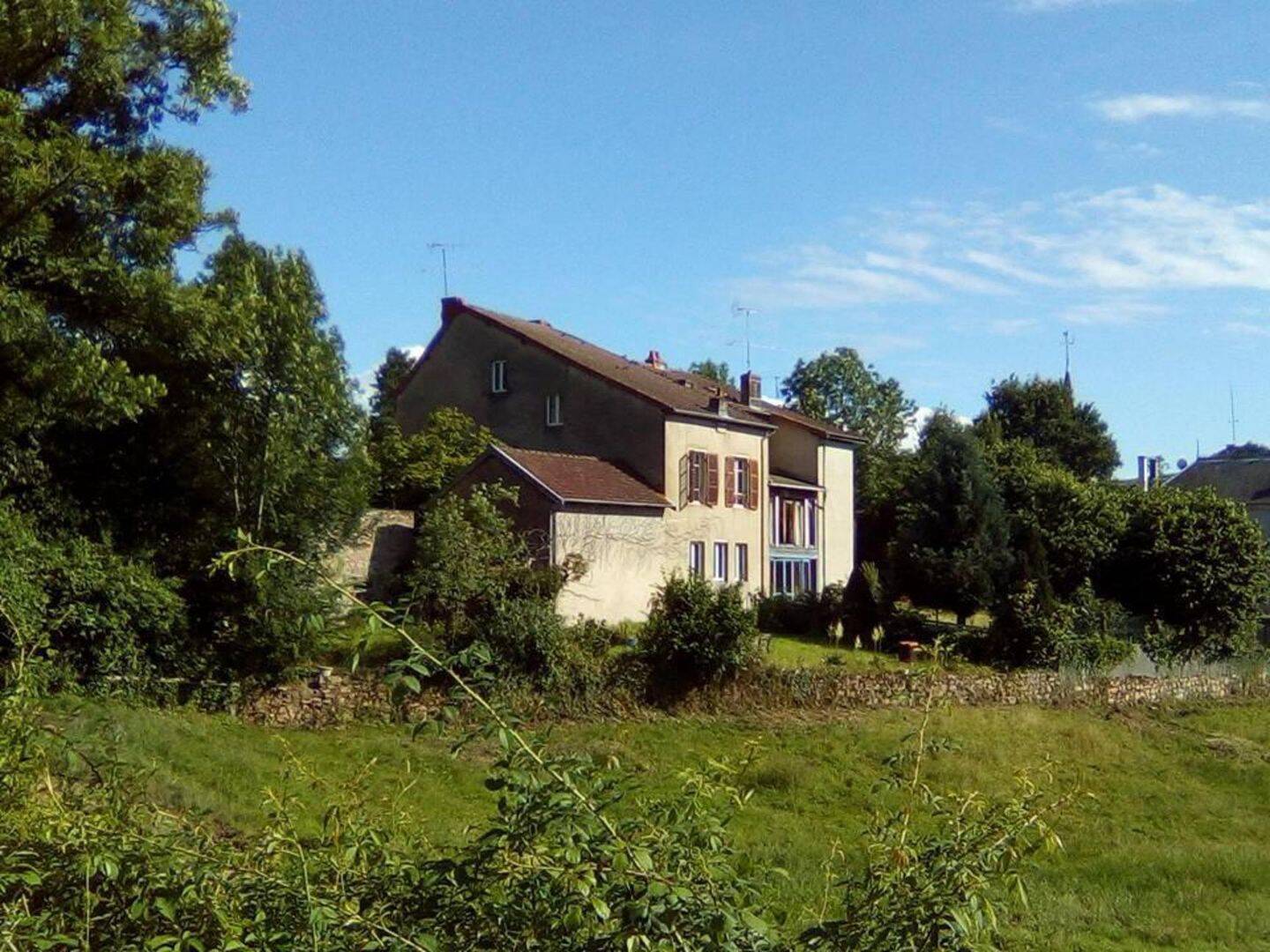 Maison 6 pièces 120 m² · à La Clayette · 120 m² · 71 000 €