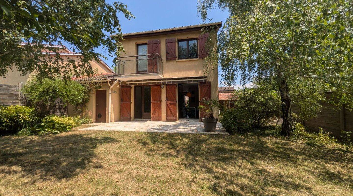 Maison 5 pièces 102 m² · à Chassieu · 102 m² · 359 000 €