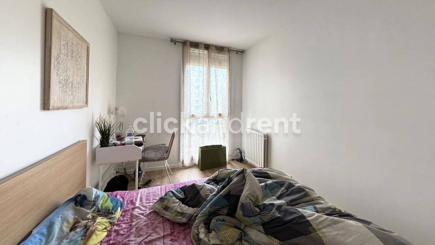 5 pièces 101 m² · à Noisy-le-Grand · 101,4 m² · 599 €