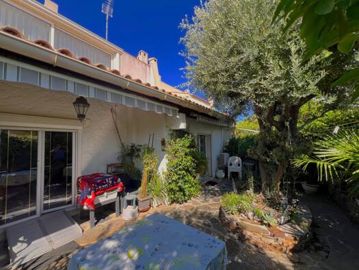 Maison en viager Bouquet 255 200 € 4 pièces 2 chambres 91 m² Cogolin 83310