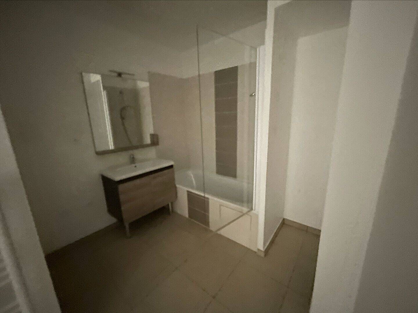 Appartement 3 pièces 72 m² · à Villeurbanne · 71,6 m² · 1 109 €/mois