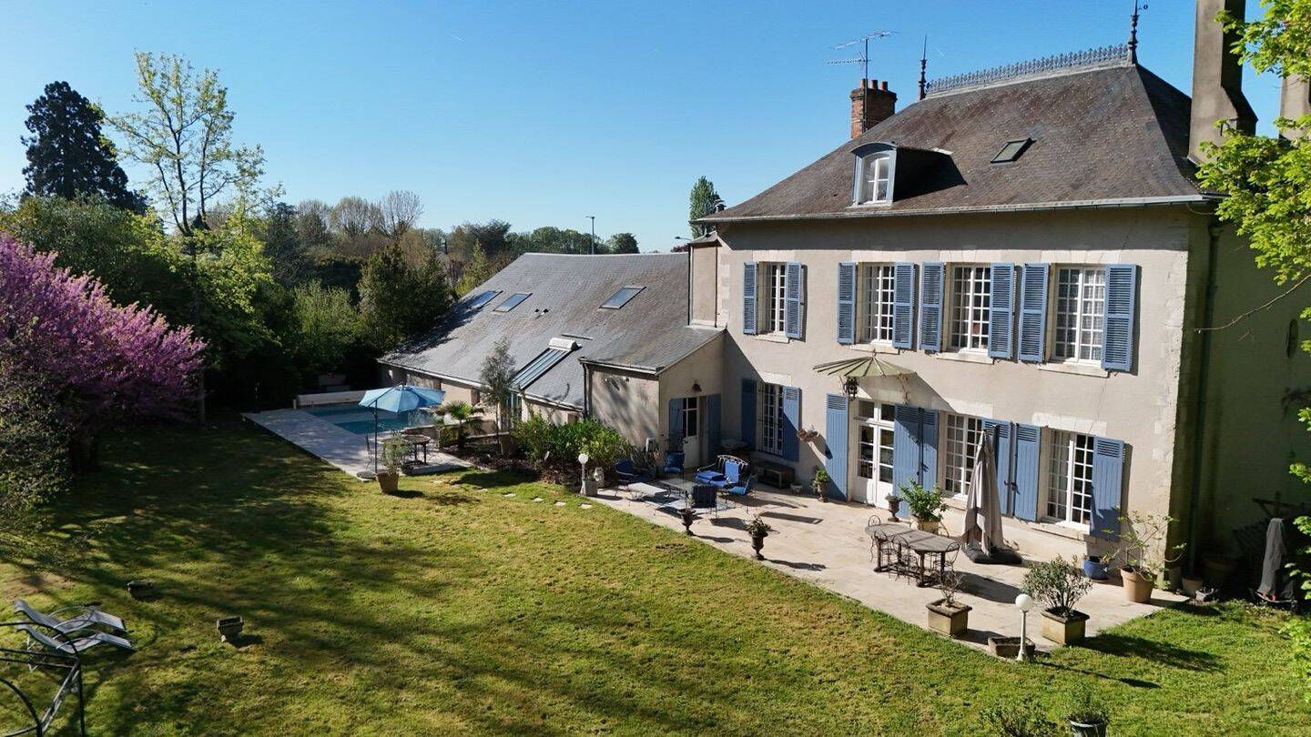 Maison 12 pièces 423 m² · à Orléans · 423 m² · 995 000 €