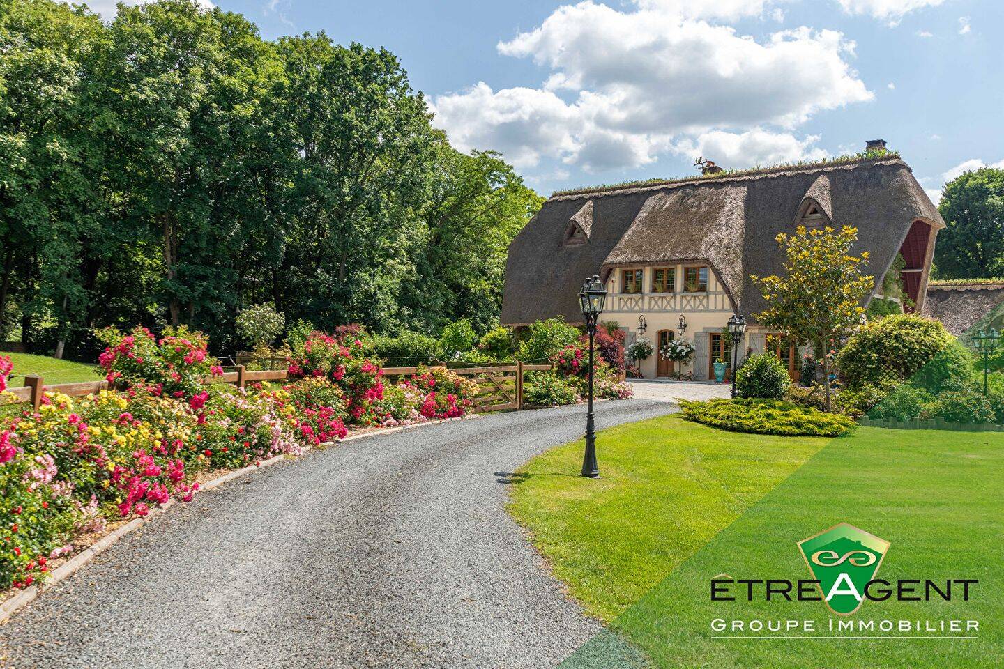 Maison 10 pièces 347 m² · à Saint-Philbert-sur-Risle · 347 m² · 1 490 000 €