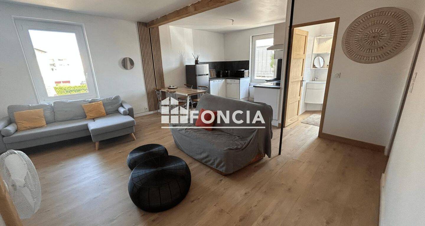 Appartement 2 pièces 45 m² · à Meximieux · 45 m² · 740 €