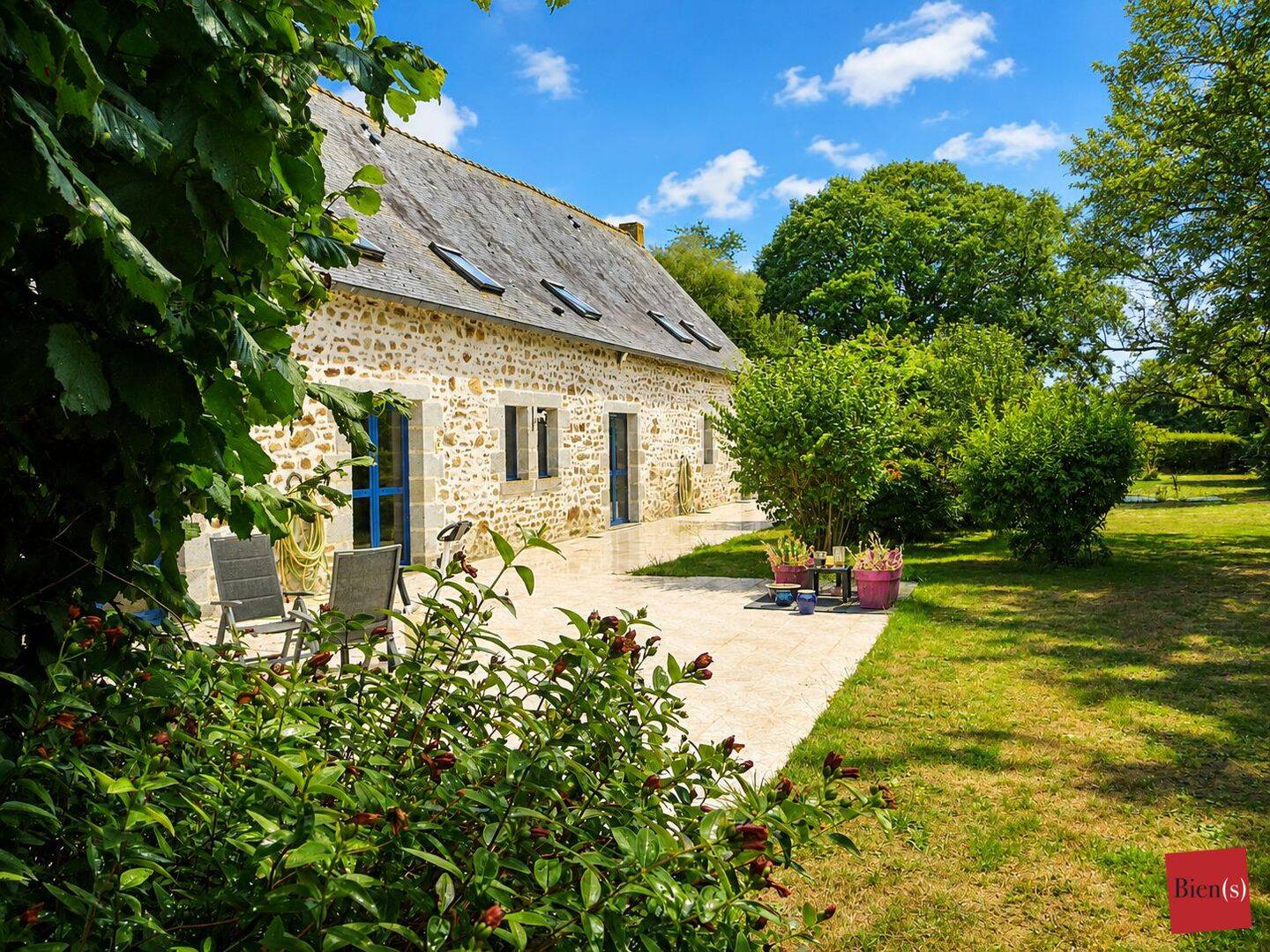 Maison 9 pièces 350 m² · à Évron · 350 m² · 435 750 €