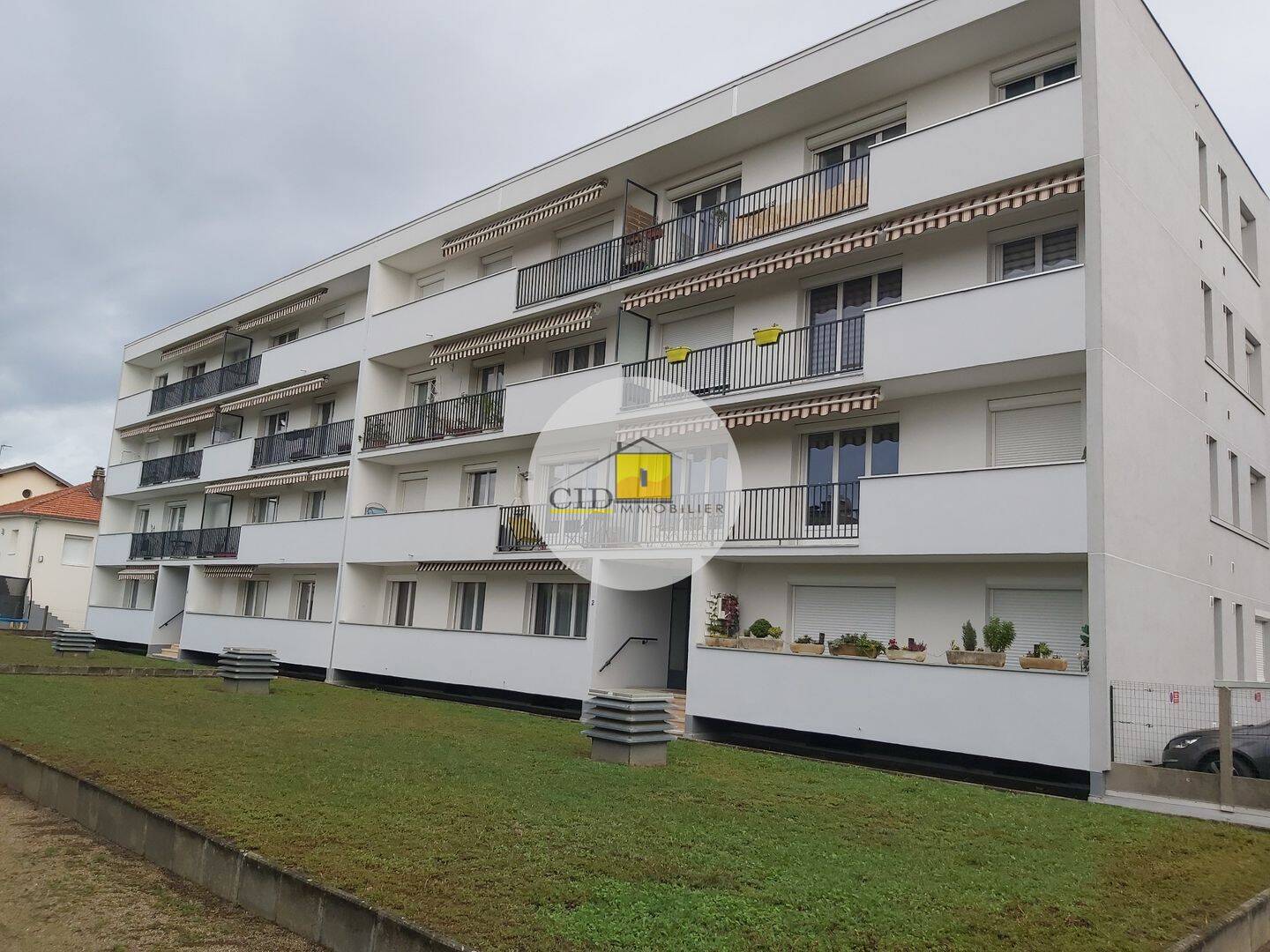 Appartement 4 pièces 83 m² · à Saint-Priest · 83 m² · 990 €/mois