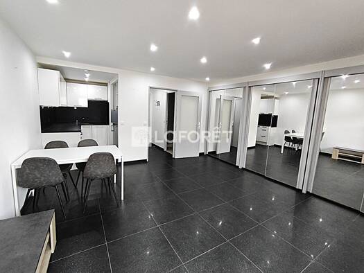 Appartement à vendre 170 000 € 1 pièce 33 m² Étage 4/6 Les Condamines Saint-Laurent-du-Var 06700