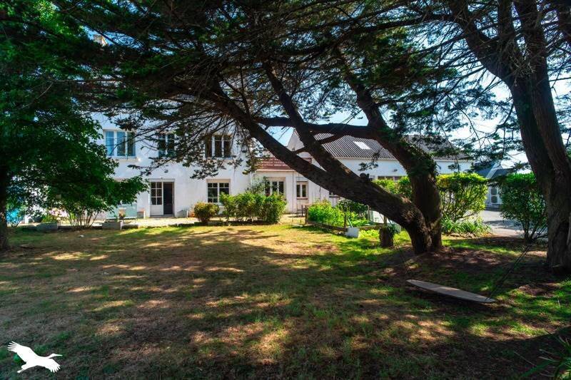 Maison 9 pièces 215 m² · à Treffiagat · 215 m² · 442 260 €