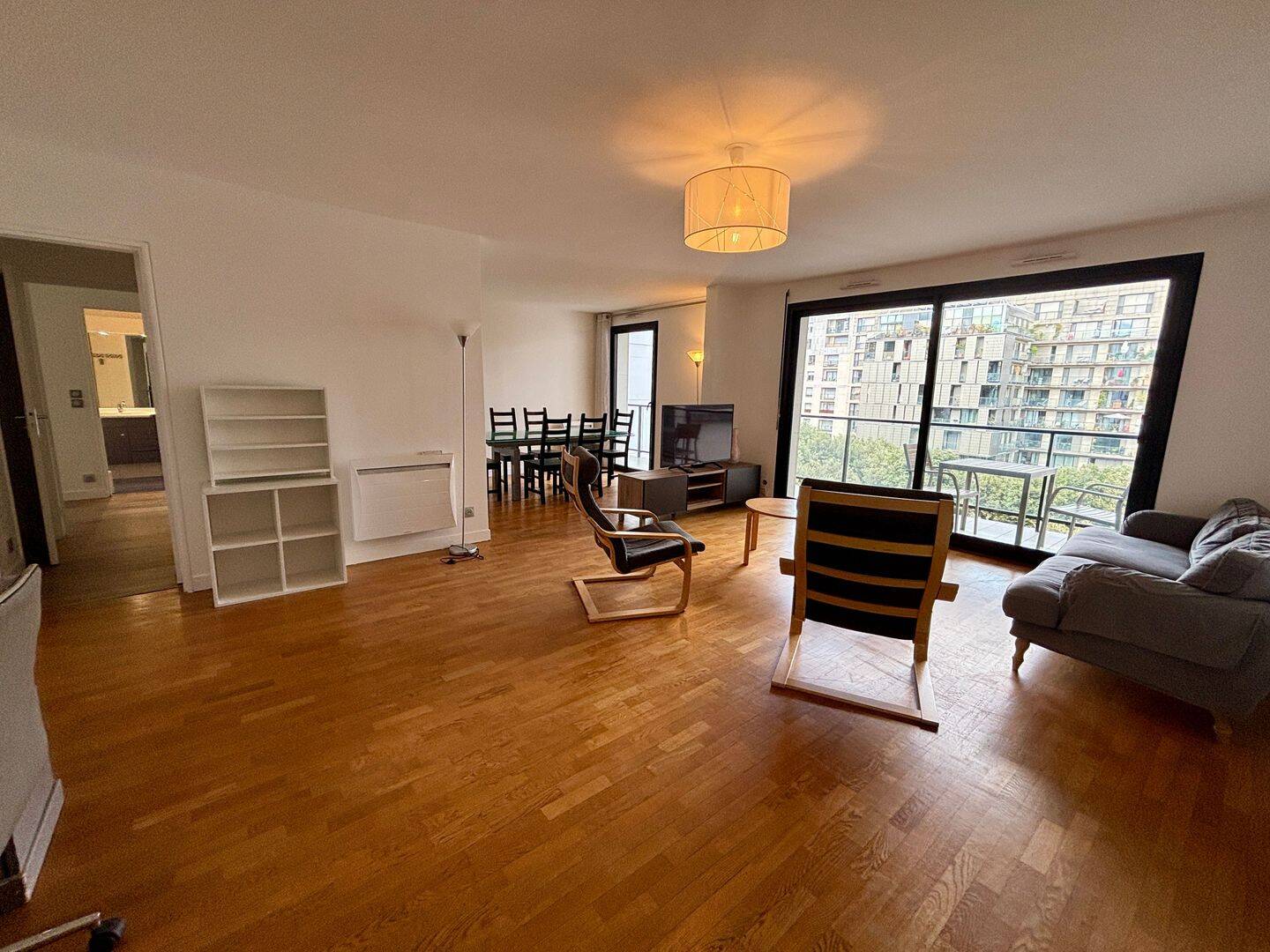 Appartement 5 pièces 100 m² · à Paris 15ème Arrondissement · 100 m² · 4 000 €