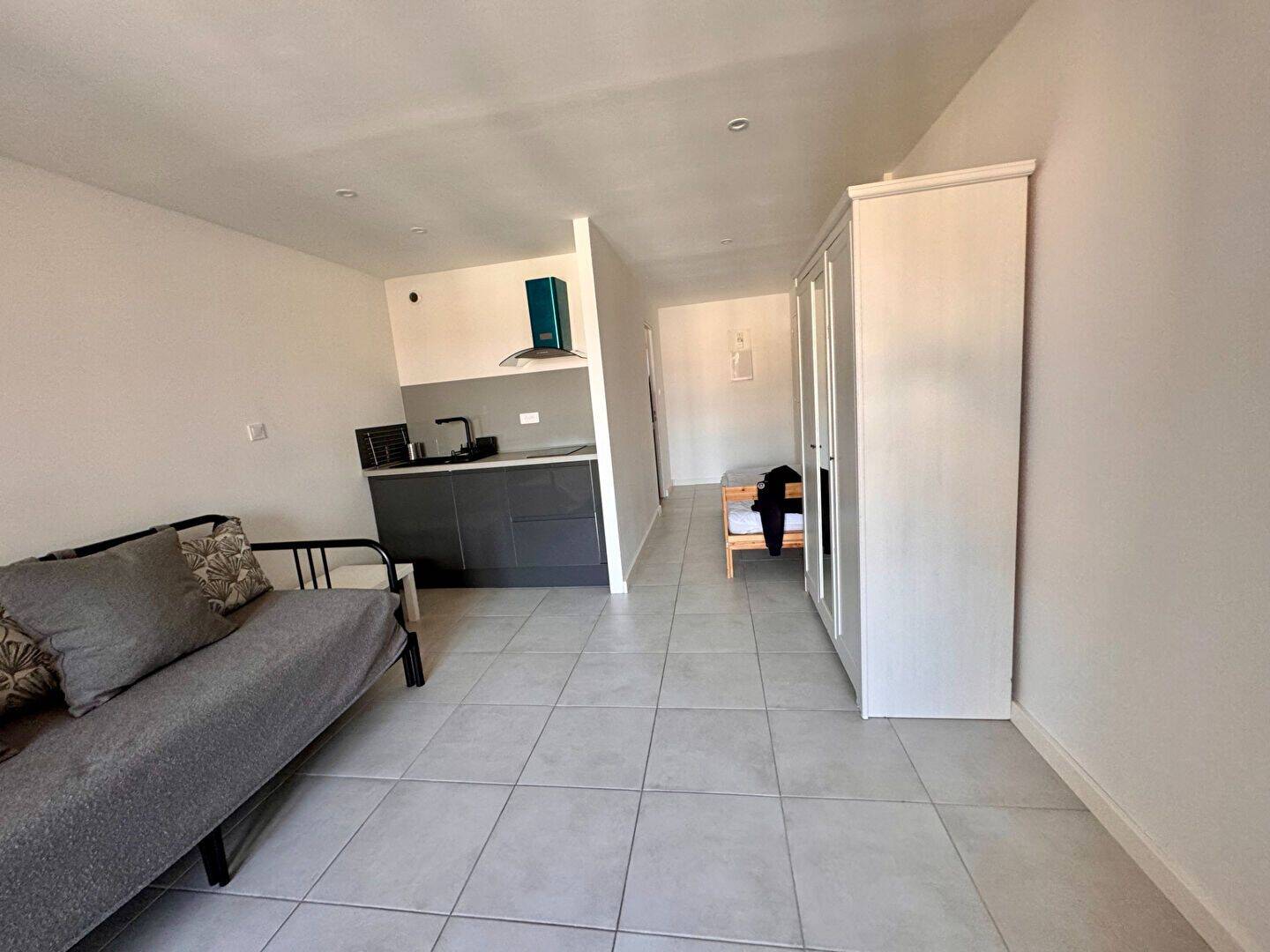 Appartement 1 pièce 27 m² · à Saint-Mandrier-sur-Mer · 27 m² · 562 €/mois