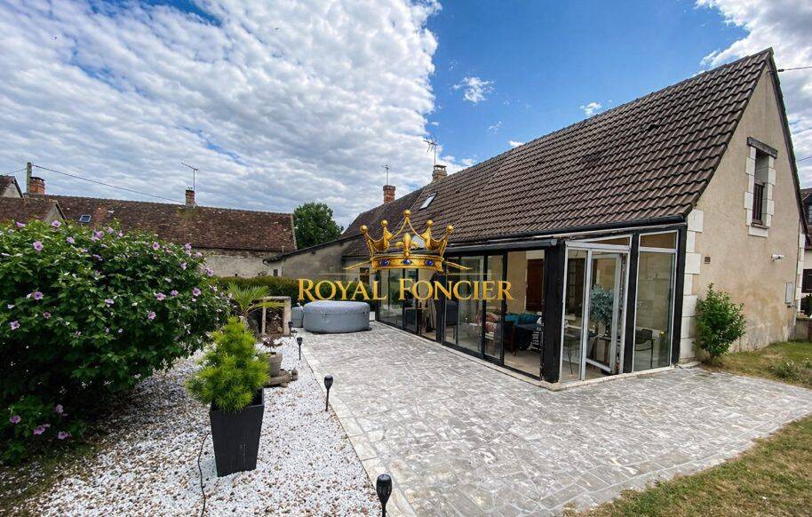 Maison 5 pièces 102 m² · à Charnizay · 102 m² · 100 000 €