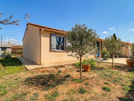 Maison de plain-pied à vendre 298 500 € 4 pièces 3 chambres 98 m² 506 m² de terrain Zone Sud Saint-Gilles 30800