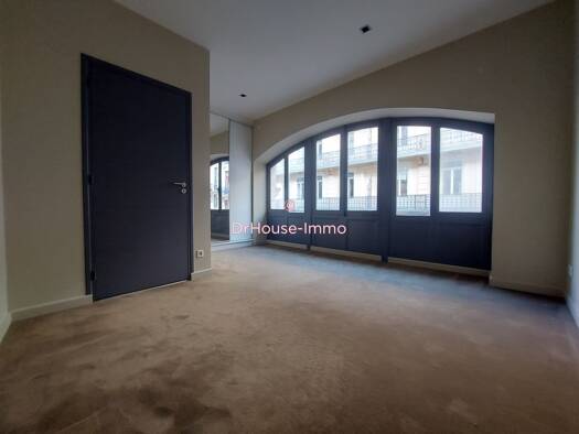 Appartement à vendre 349 000 € 3 pièces 2 chambres 74,1 m² Étage 1/2 Centre Lille 59000