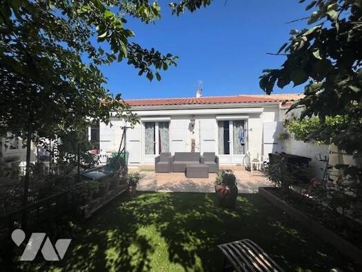 Maison de plain-pied à vendre 335 000 € 3 pièces 2 chambres 84 m² 244 m² de terrain Périgny 17180