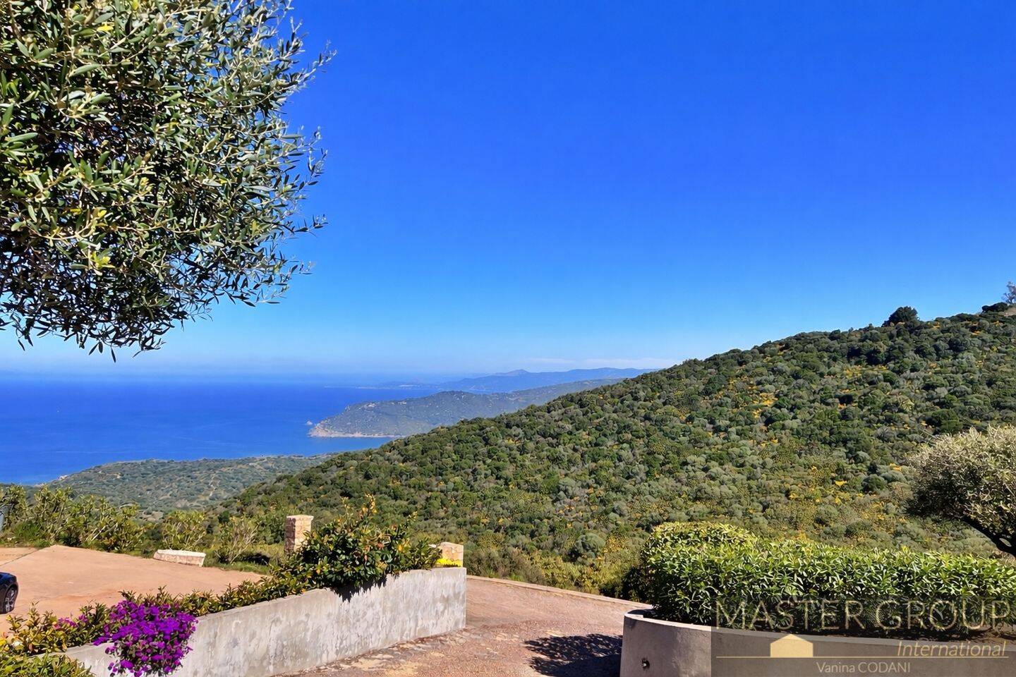 Maison 6 pièces 266 m² · à Ajaccio · 266 m² · 1 100 000 €