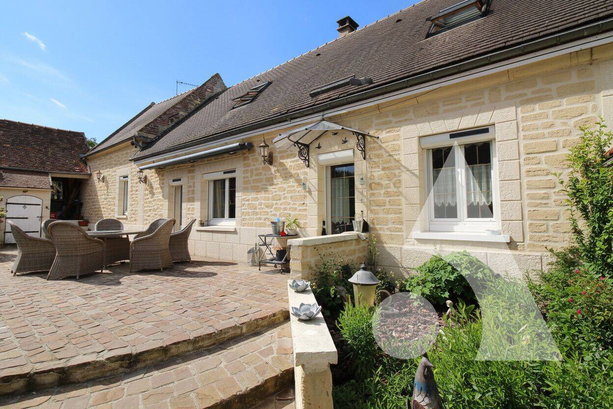 Maison 5 pièces 126 m² · à Estrées-Saint-Denis · 126 m² · 349 000 €