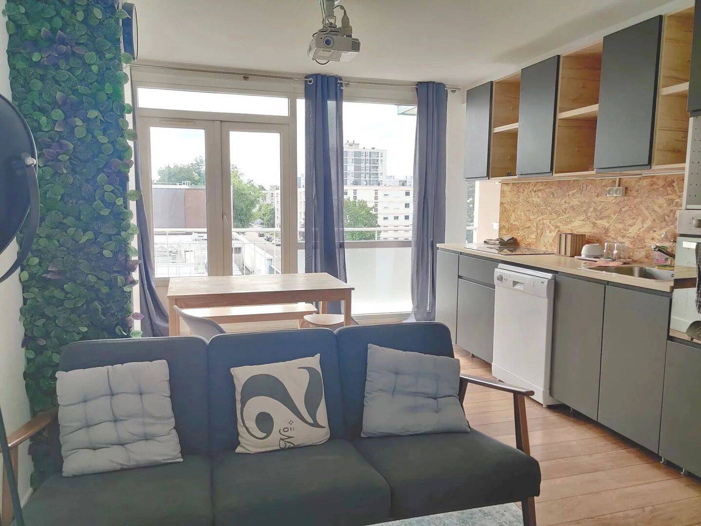 1 pièce 64 m² · à Mont-Saint-Aignan · 64,3 m² · 450 €/mois