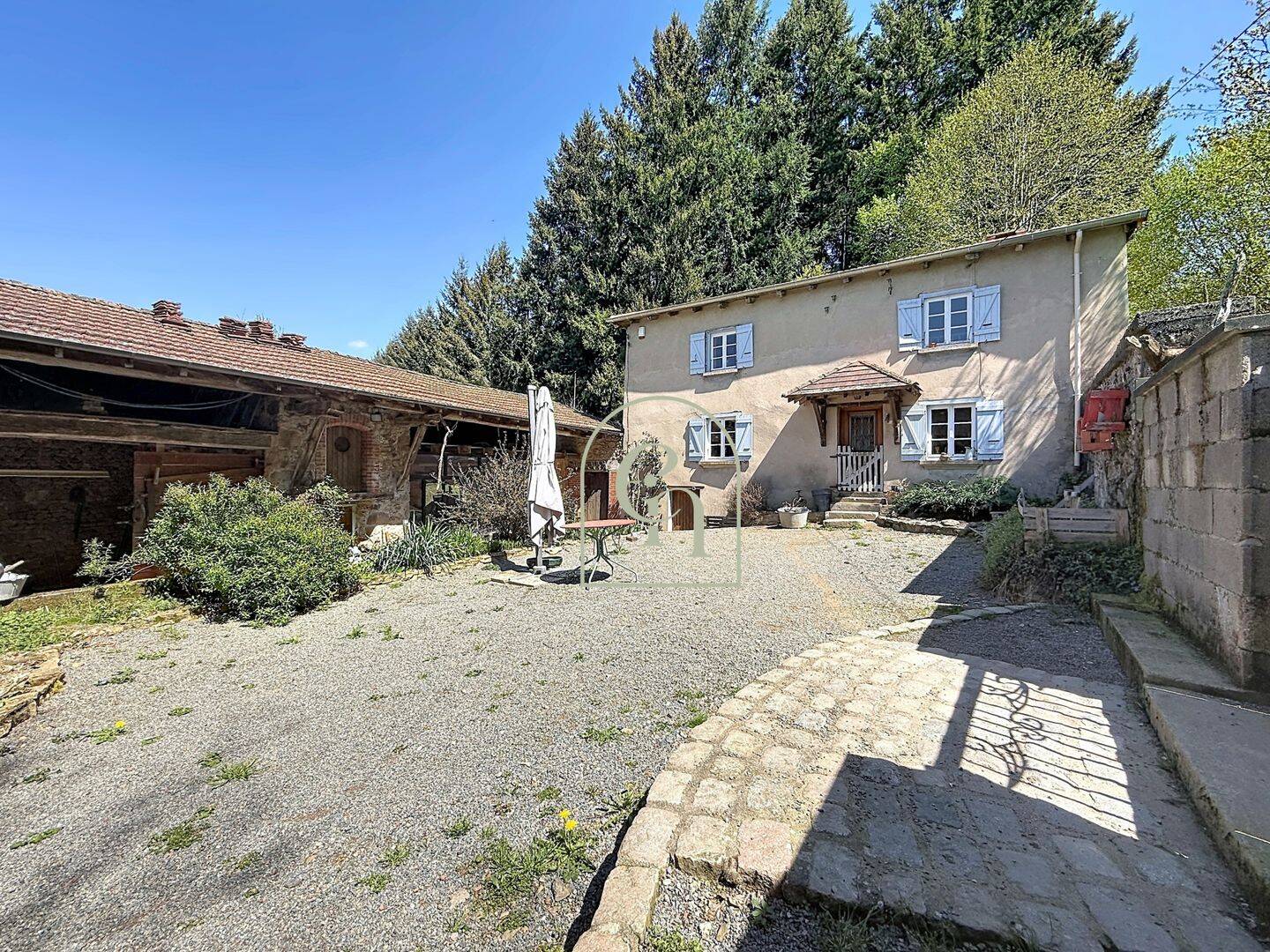 Maison 5 pièces 148 m² · à Thizy-les-Bourgs · 148 m² · 199 500 €