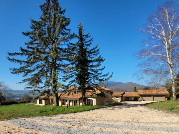 Maison à vendre 3 500 000 € 9 pièces 7 chambres 883 m² 6 789 m² de terrain Nord Vétraz-Monthoux 74100