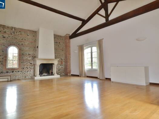 Maison à vendre 997 500 € 12 pièces 6 chambres 368 m² 3 875 m² de terrain Brettes 16240