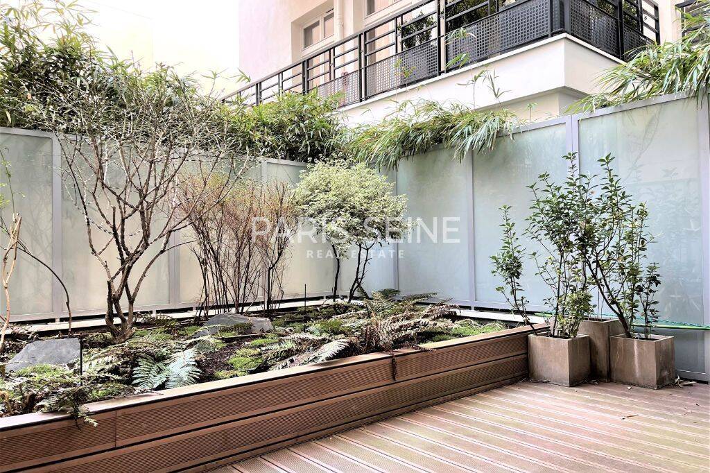 Appartement 2 pièces 54 m² · à Paris 7ème Arrondissement · 53,8 m² · 2 579 €/mois