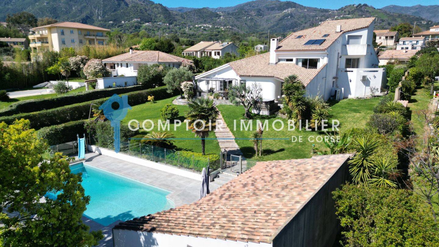 Maison 6 pièces 263 m² · à San-Nicolao · 262,7 m² · 810 000 €