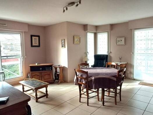 Appartement à vendre 210 000 € 3 pièces 2 chambres 76,8 m² 2ème étage Halluin 59250