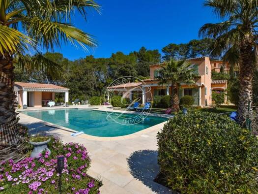 Maison à vendre 770 000 € 4 pièces 3 chambres 140 m² 2 900 m² de terrain Flayosc 83780