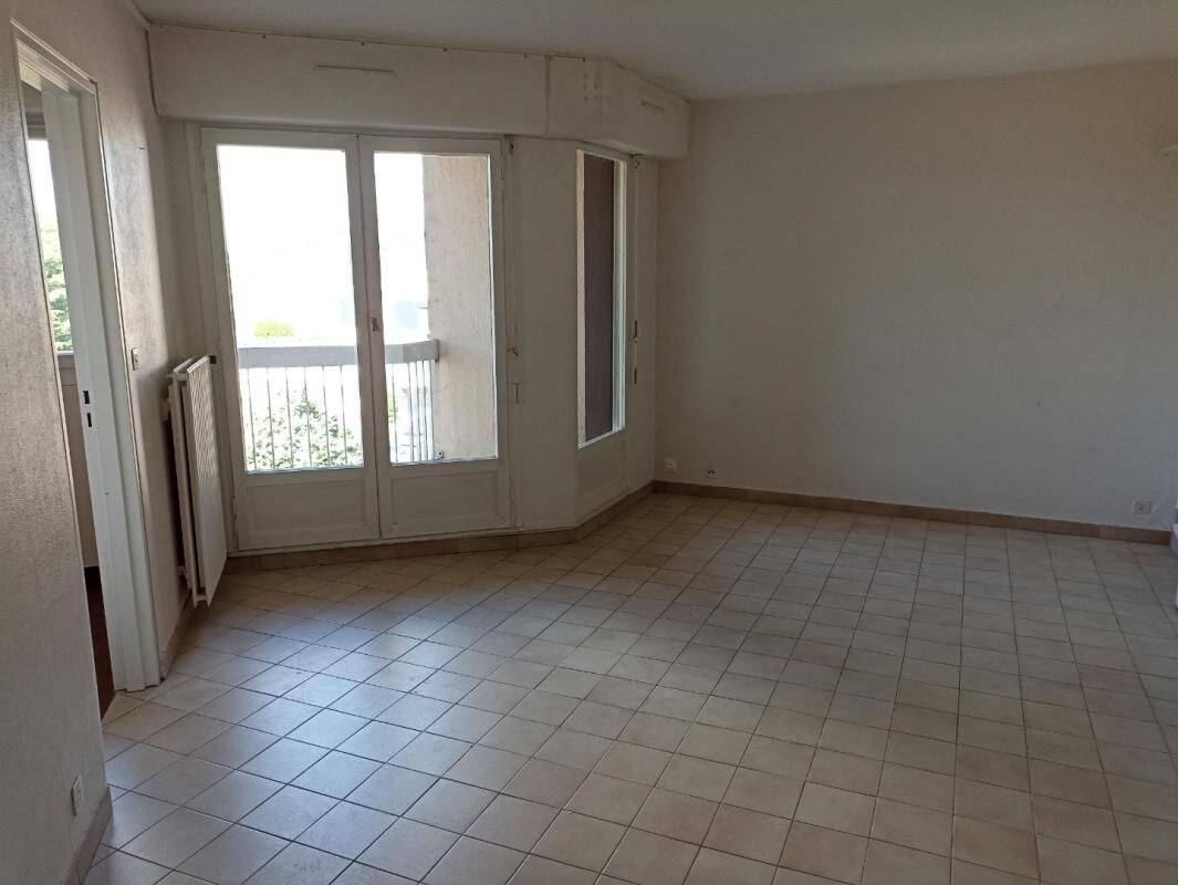 Appartement 1 pièce 34 m² · à Évreux · 34 m² · 542 €