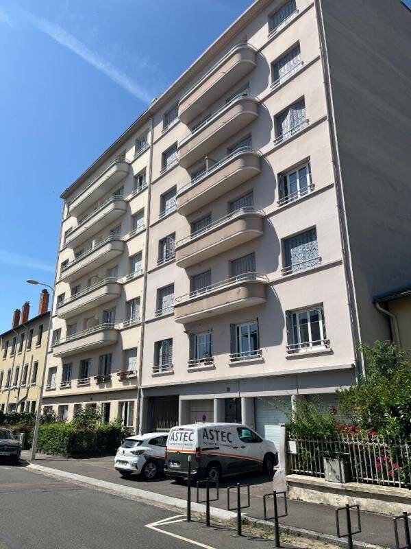 3 pièces 81 m² · à Lyon 8ème Arrondissement · 81 m² · 1 248 €