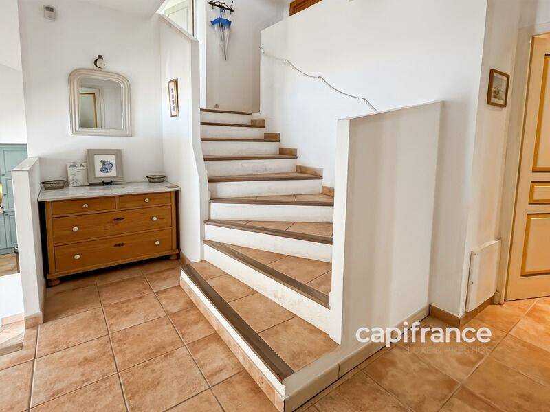 Maison 6 pièces 160 m² · à Bagnols-en-Forêt · 160 m² · 699 000 €