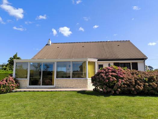 Maison de plain-pied à vendre 297 000 € 5 pièces 3 chambres 111 m² 1 084 m² de terrain Tour-en-Bessin 14400