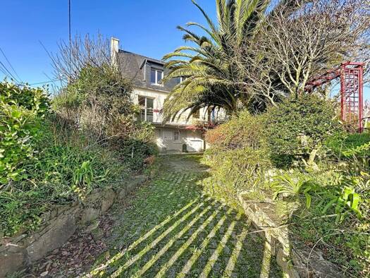 Maison à vendre 439 950 € 9 pièces 7 chambres 154 m² 717 m² de terrain Plougonvelin 29217