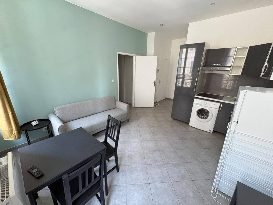 Appartement 2 pièces 32 m² · à Marseille 2ème Arrondissement · 32 m² · 856 €