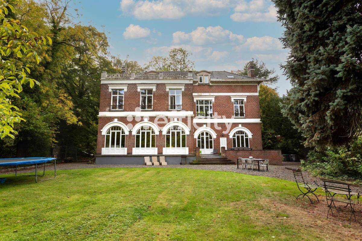 Maison 16 pièces 458 m² · à Wervicq-Sud · 458 m² · 1 099 000 €