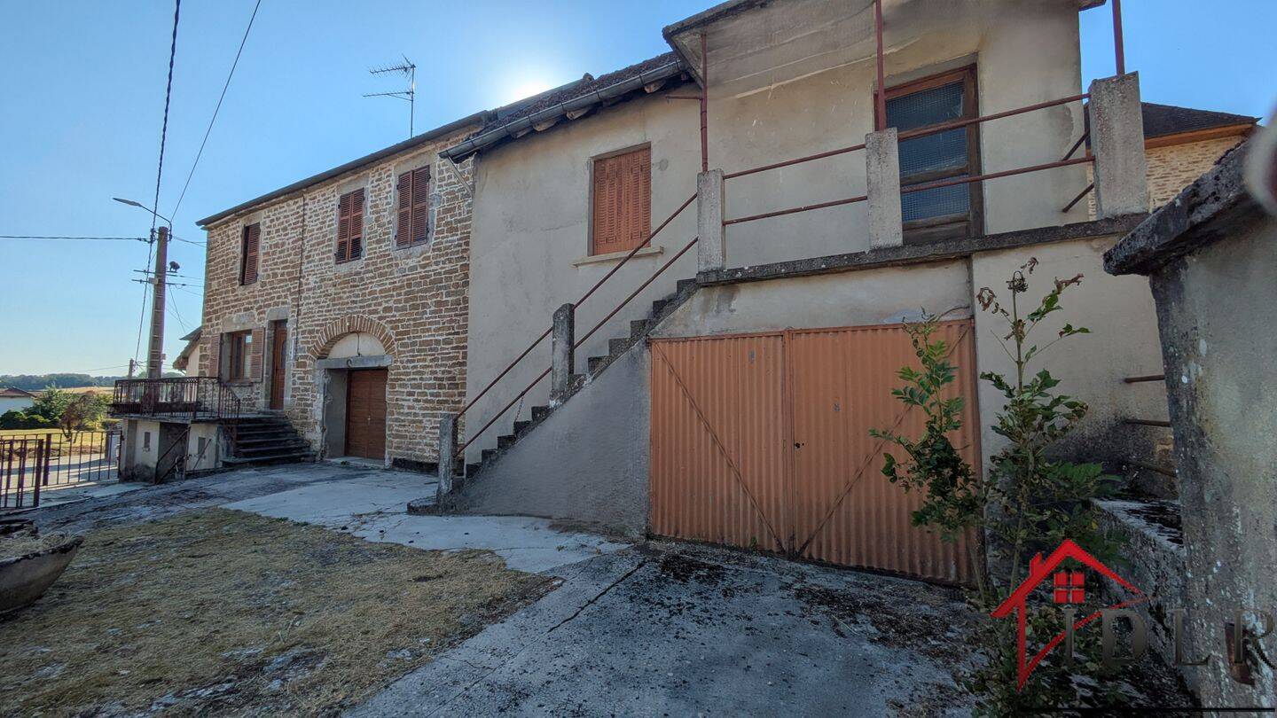 Maison 5 pièces 112 m² · à Monay · 112 m² · 120 000 €