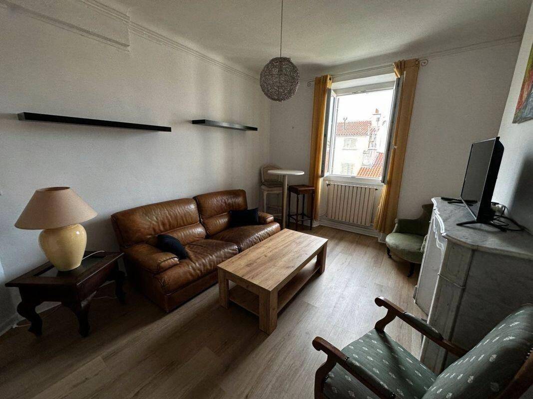 Appartement 3 pièces 60 m² · à Toulon · 60 m² · 755 €