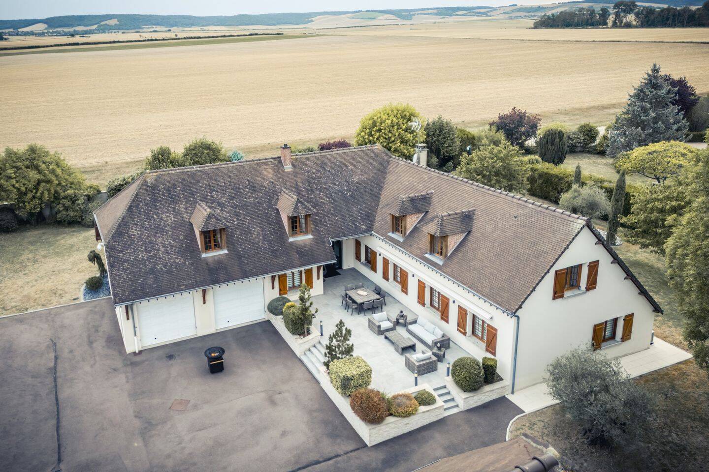 Maison 9 pièces 295 m² · à Saint-Pouange · 295 m² · 990 000 €