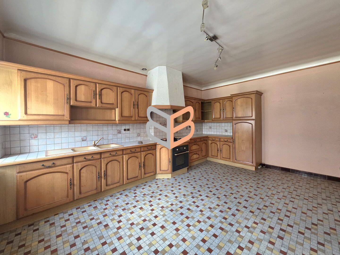 Maison 10 pièces 291 m² · à Ville-au-Montois · 290,8 m² · 249 000 €