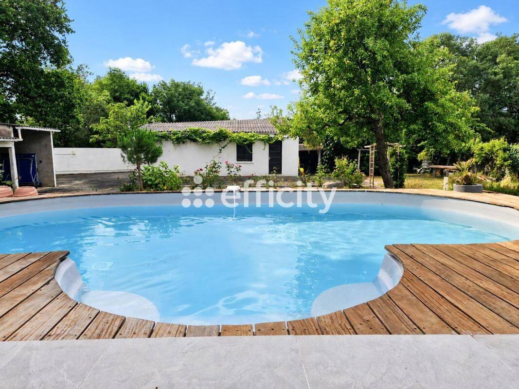 Maison 7 pièces 180 m² · à Basse-Goulaine · 180 m² · 492 000 €