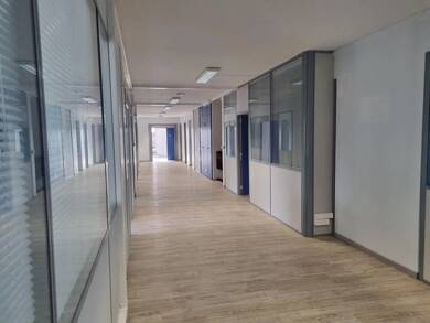 Espace bureau à vendre 483 000 € 390 m² de bureaux Croix 59170